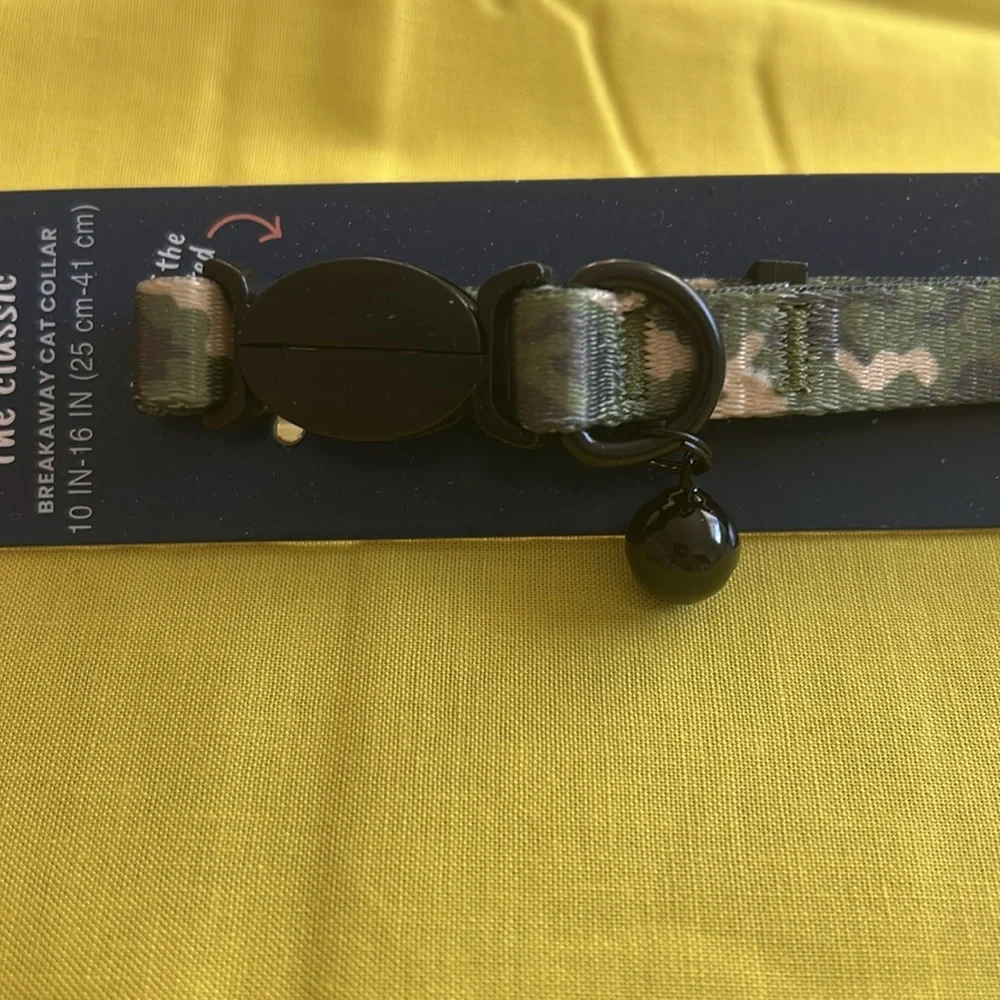 Youly the classic Camo Print Cat Collar (L/XL)